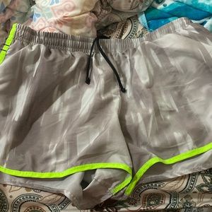 Light grey and green under amour short